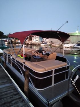 2016 24 foot Bennington SLX Pontoon Boat for sale in Volo, IL - image 3 